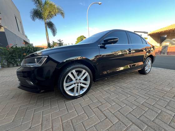 VOLKSWAGEN JETTA 2.0 TSI HIGHLINE 211CV GASOLINA 4P TIPTRONIC VOLKSWAGEN JETTA 2.0 TSI HIGHLINE 211CV GASOLINA 4P TIPTRONIC